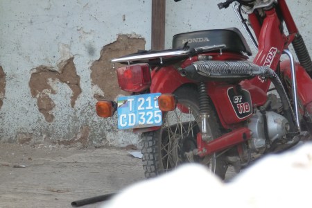 (EATZ)(io-UN)(mc)_T 210 CD 325_VB2013