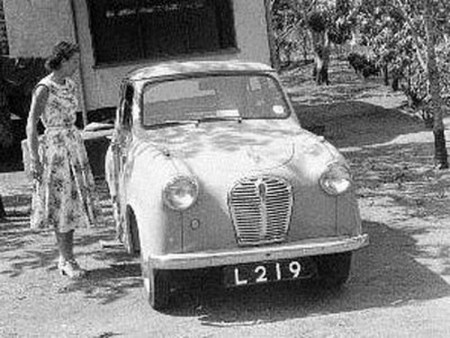 This Austin A35 circa 1960, hails from Northern Rhodesia.   L and 3 numbers in the GB style could just as easily come from Aden or Cyprus, or Fiji or Labuan.....