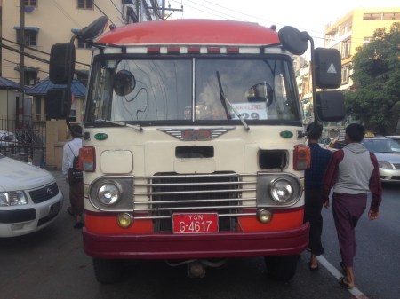 bur-2013comv-bus-locals-yangon_g-4617_bus-2017vb