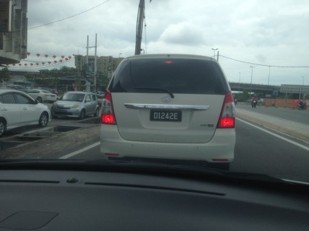 mal-2017mod_d-1242-e_toyota-innova2-butterworth2017vb