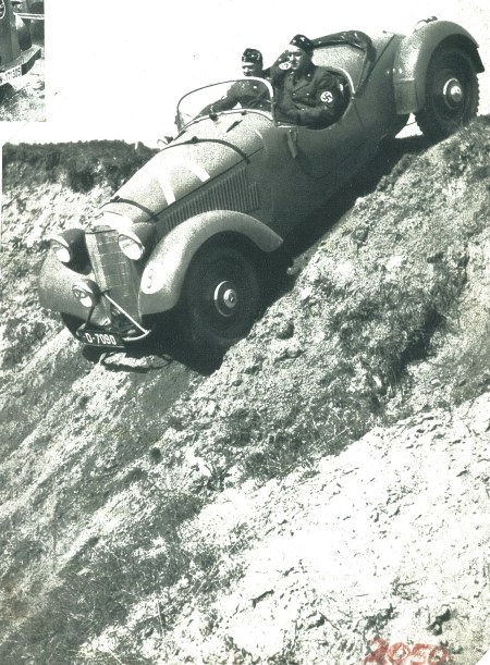 (D 40s).q_D-7079_(l.d)_mil car.vbKS