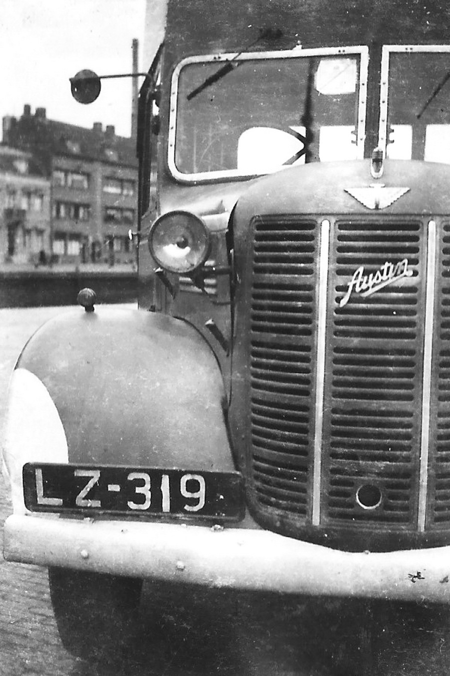 (NL-Utrecht q-51)_LZ-319_Austin fire tender.vbNL164bKS